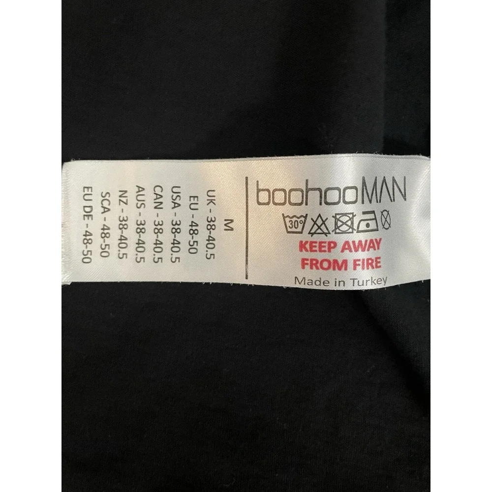 Boohoo Man Men's Black Pullover T-Shirt Size Medium Spell out - Picture 4 of 4